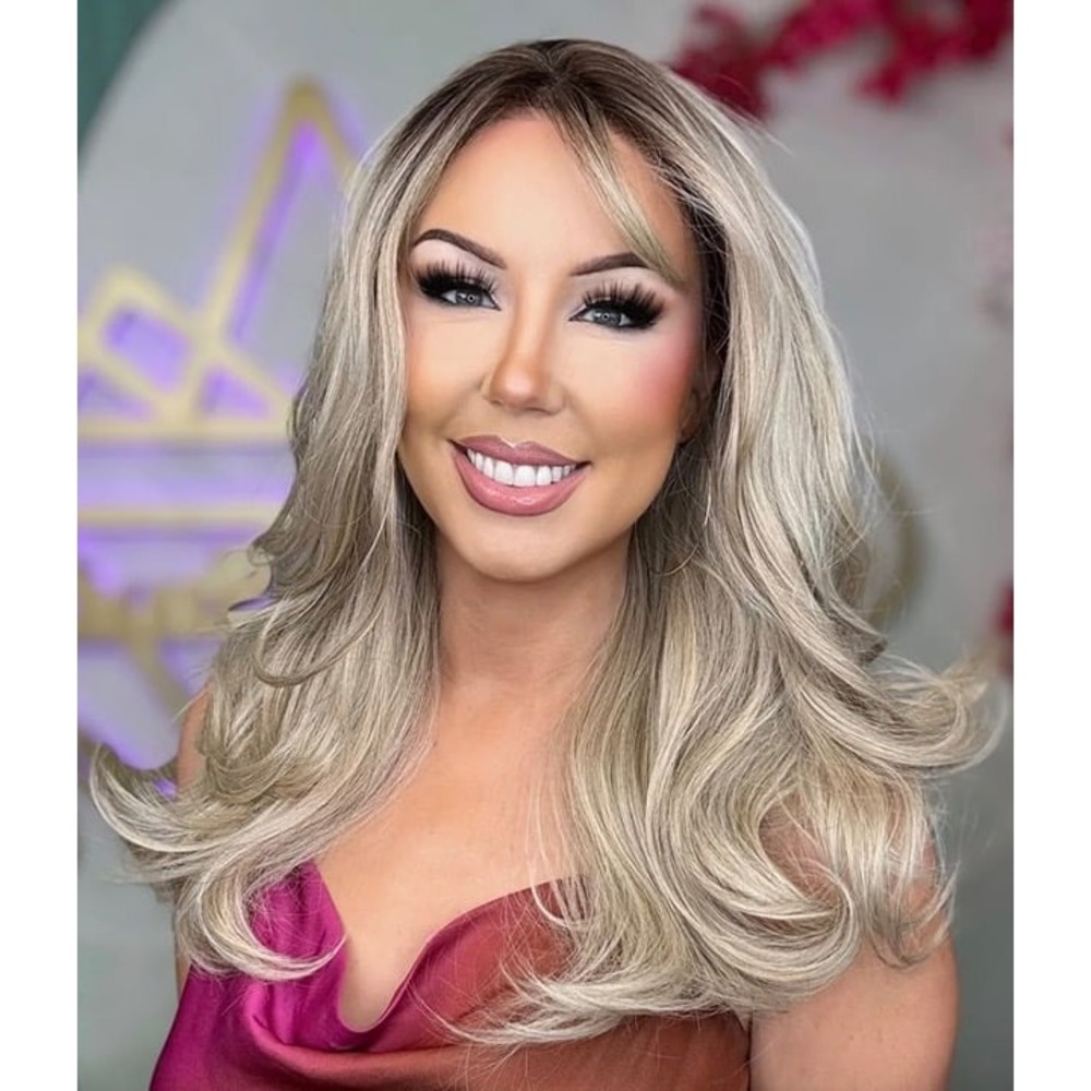 NWT - CSC - Chelsey Smith Cosmetics - Sabrina Rooted Sandy Blonde Petite Wig New